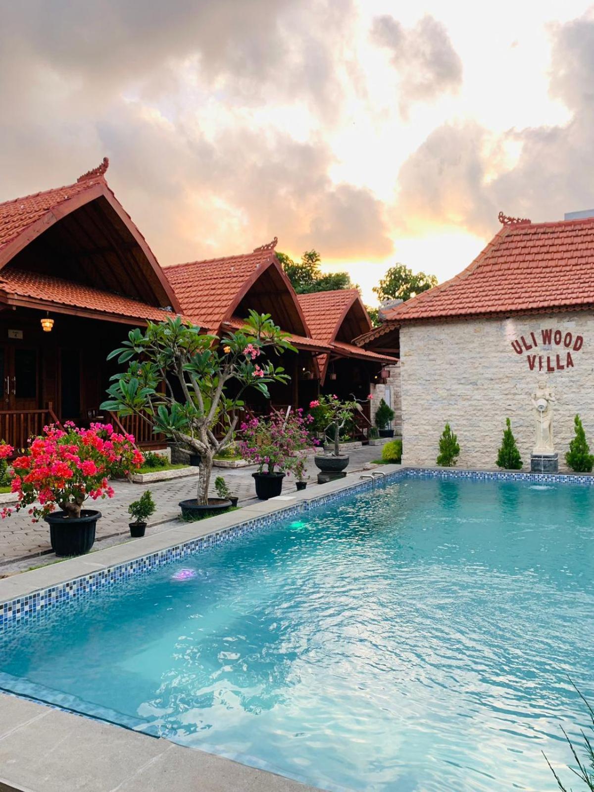 Uli Wood Villa, Jimbaran Bali - Near Gwk Exterior photo