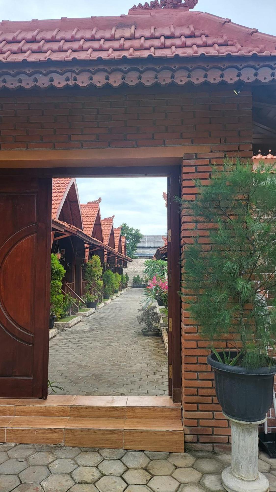 Uli Wood Villa, Jimbaran Bali - Near Gwk Exterior photo