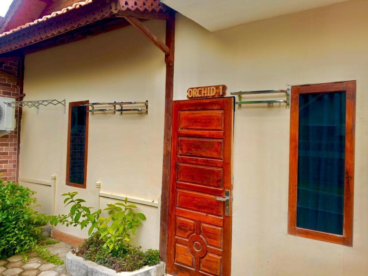 Uli Wood Villa, Jimbaran Bali - Near Gwk Exterior photo